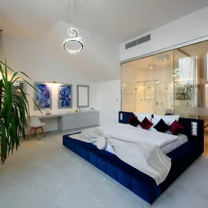  Apartmán Karoly Corner Residences